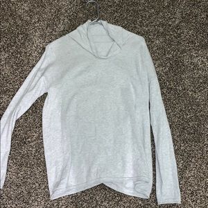 Vineyard vine sweater.